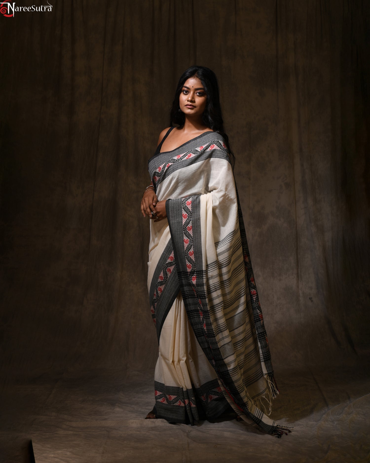 Sesher Kobita (Handwoven Cotton Saree)