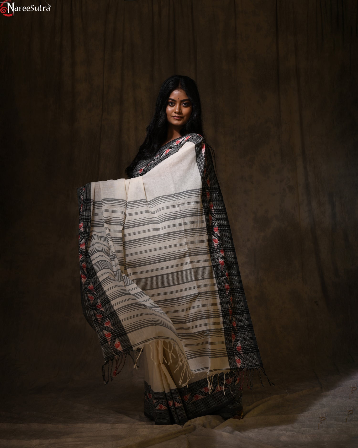 Sesher Kobita (Handwoven Cotton Saree)