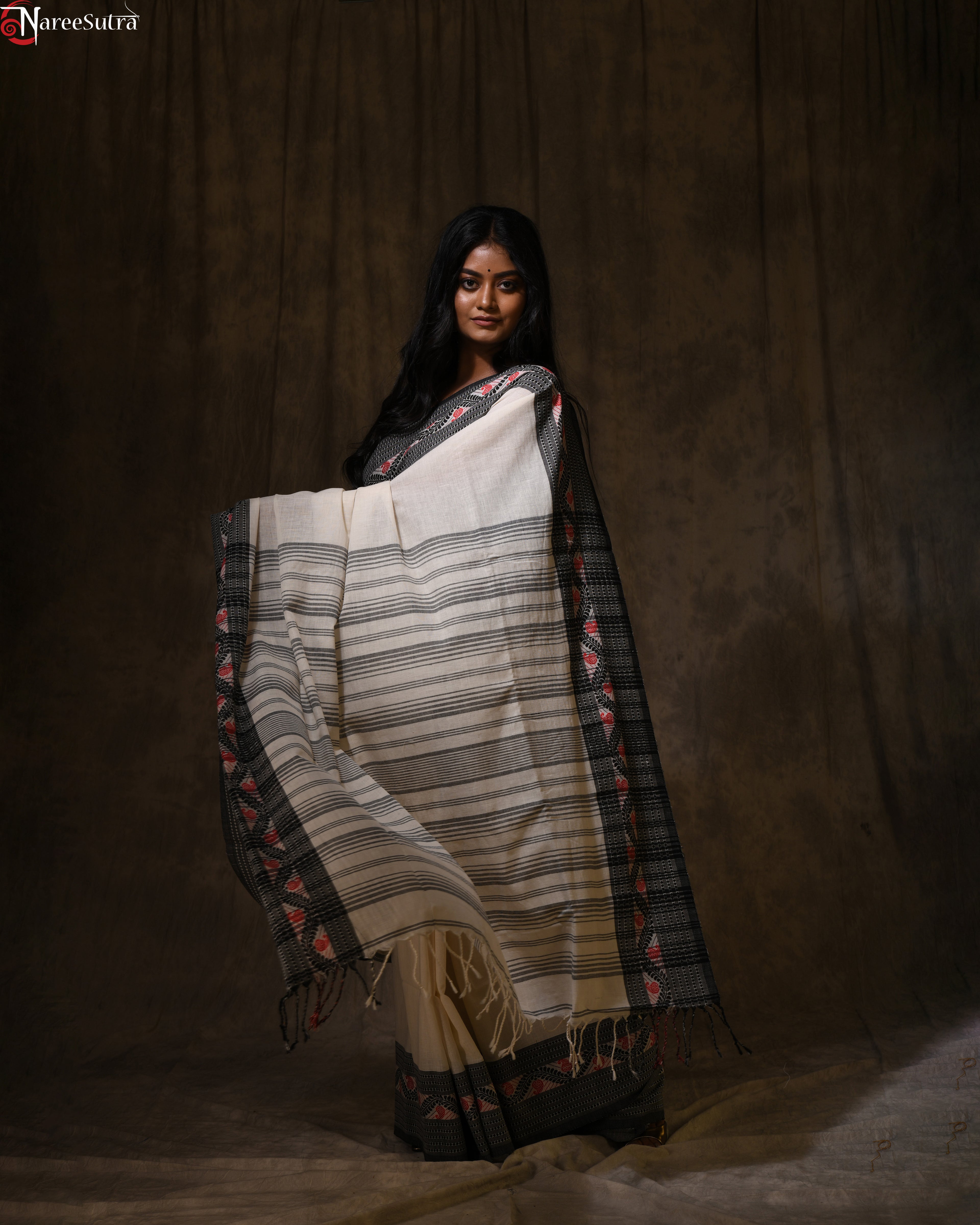 Sesher Kobita (Handwoven Cotton Saree)