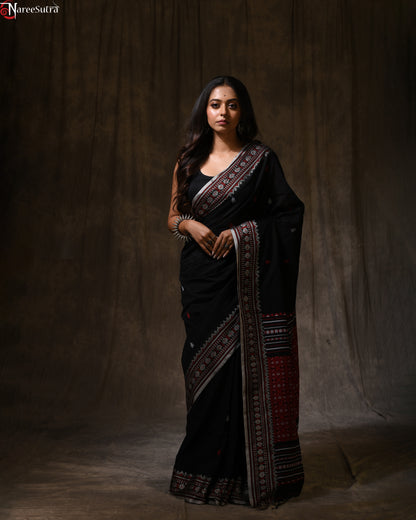 Kaalo Horinchokh (Pure Cotton Baluchori Saree)