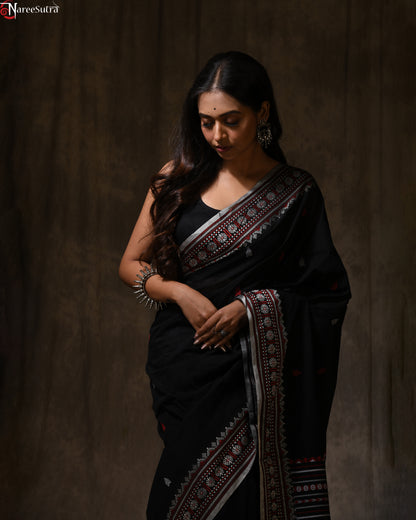 Kaalo Horinchokh (Pure Cotton Baluchori Saree)