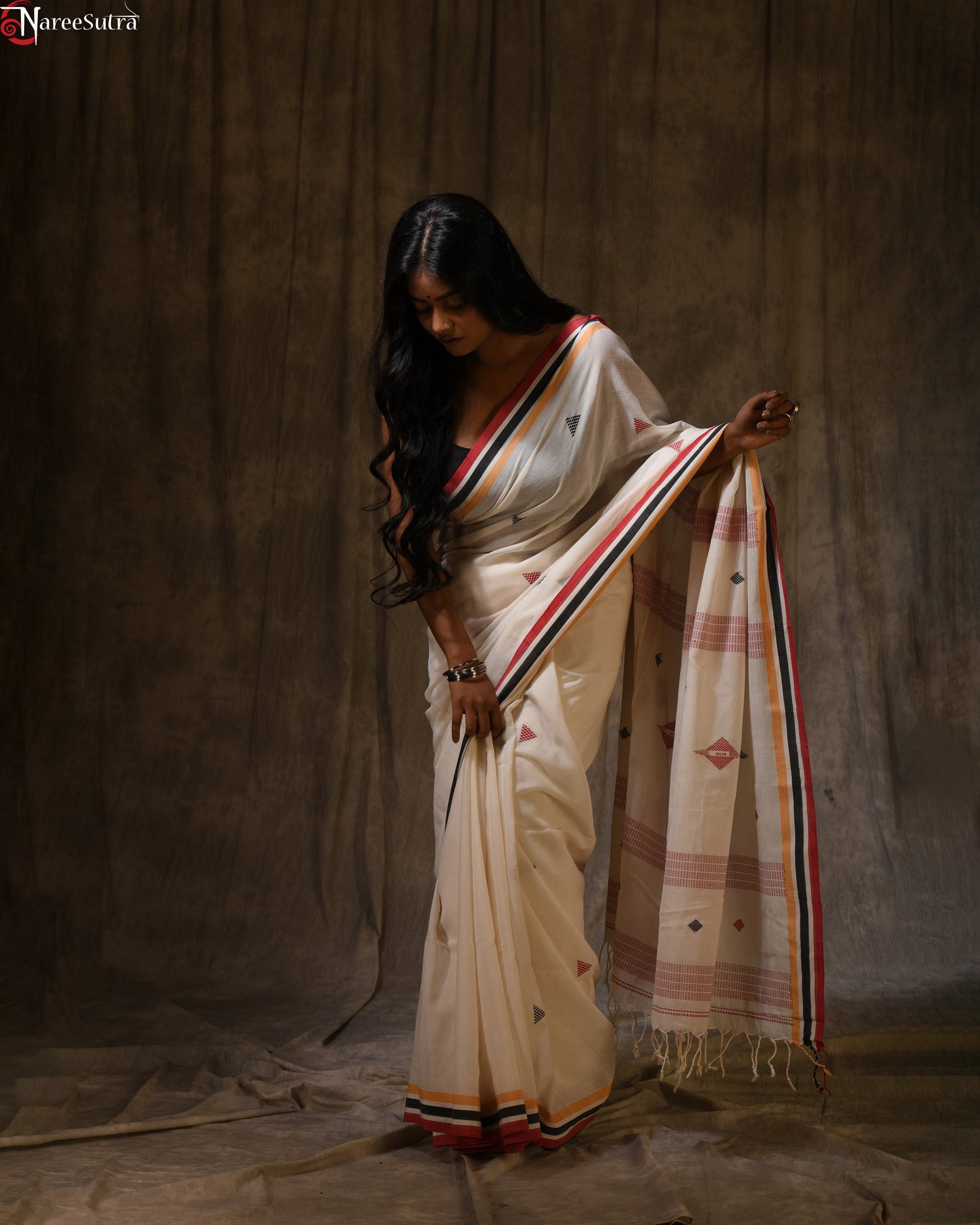 Porineeta (Handwoven Pure Cotton Saree)