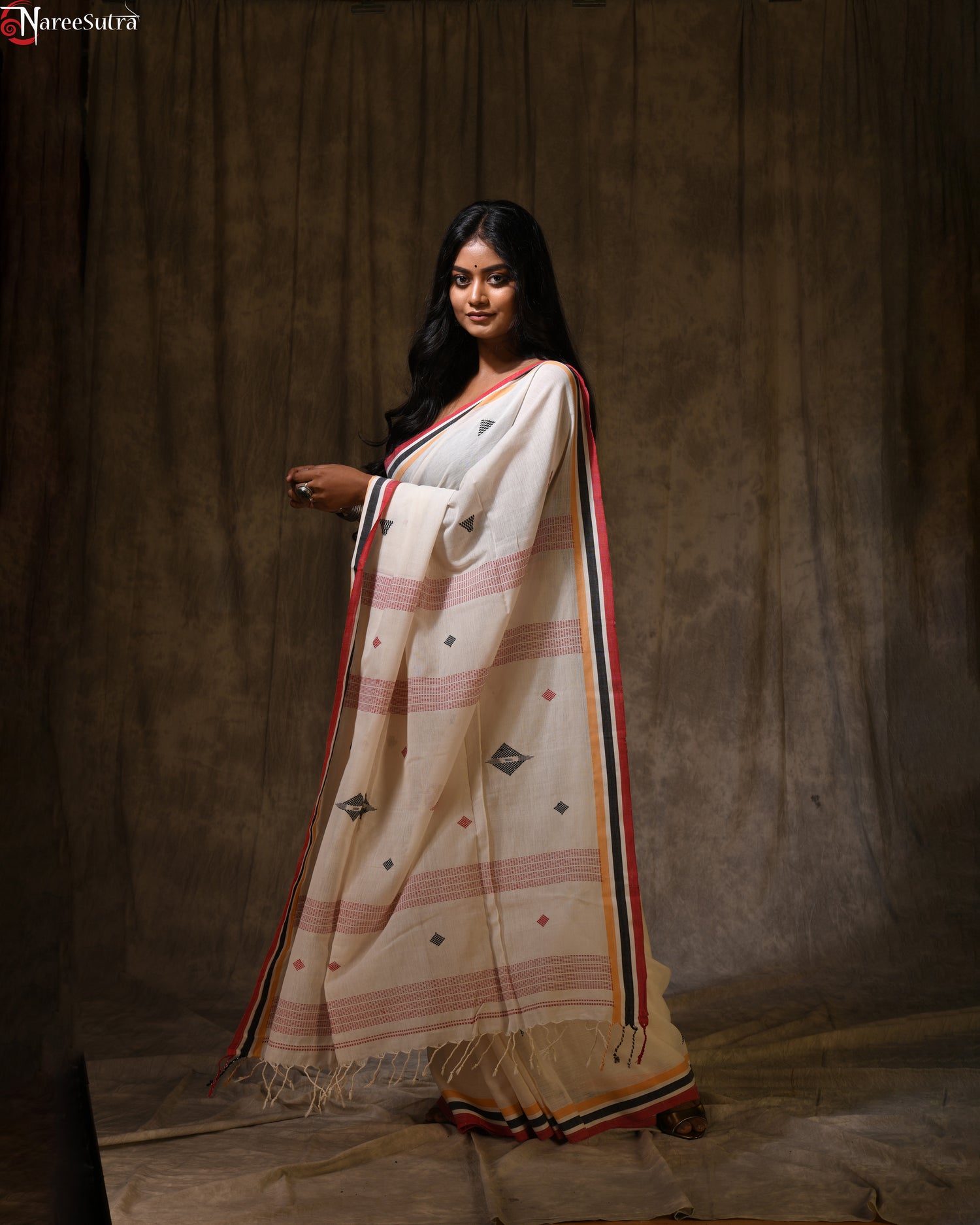 Porineeta (Handwoven Pure Cotton Saree)