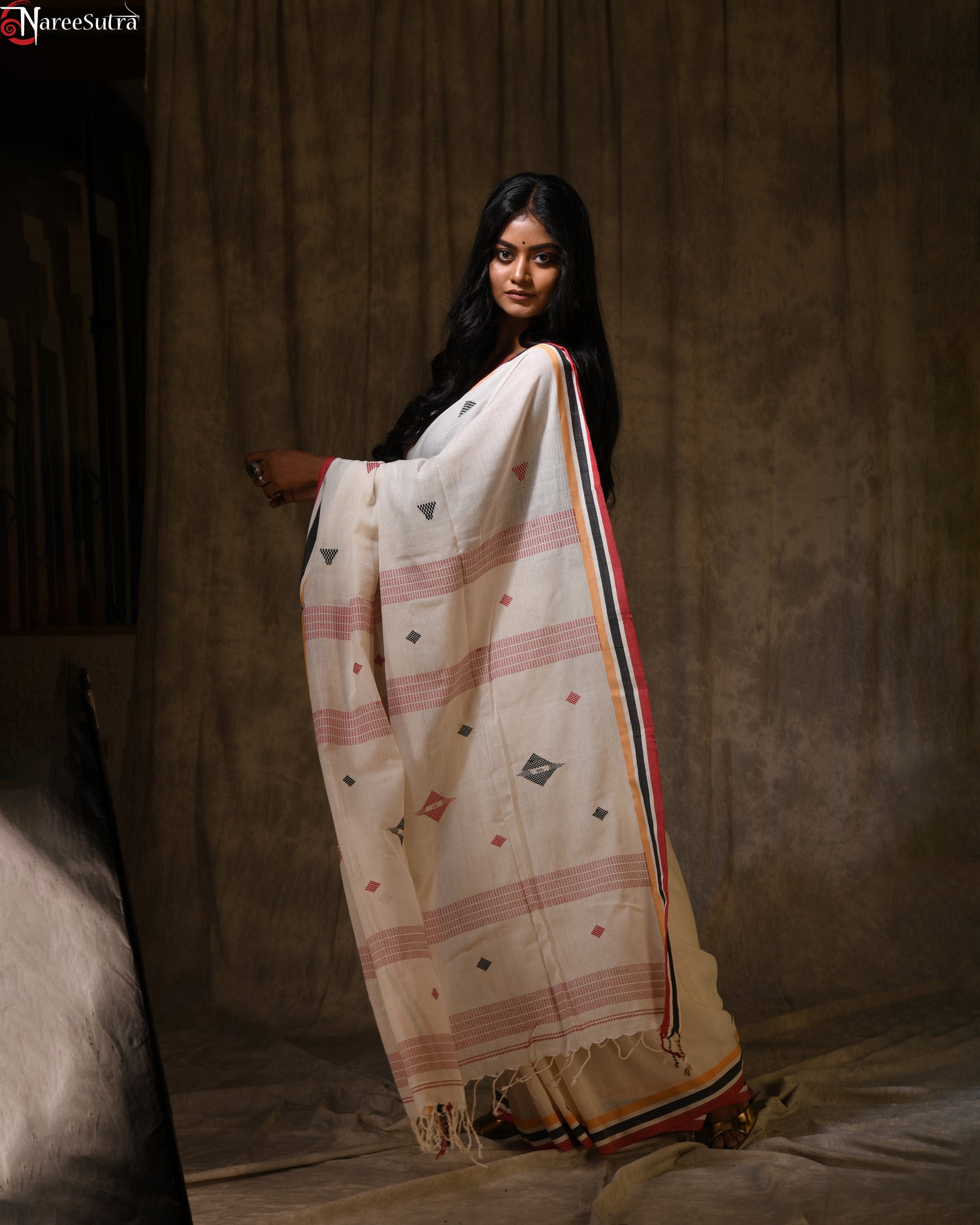 Porineeta (Handwoven Pure Cotton Saree)