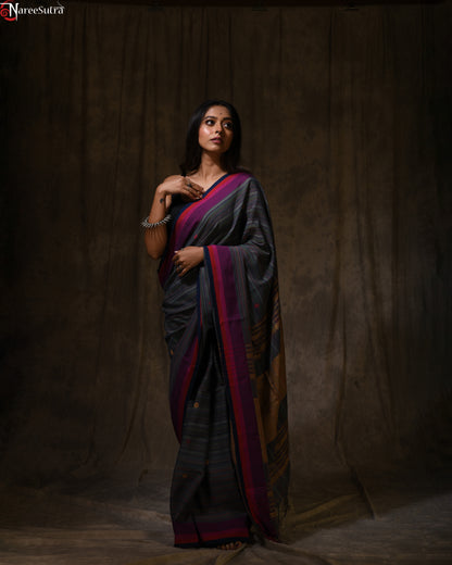 Probhaater Pothik (Handwoven Cotton Saree)