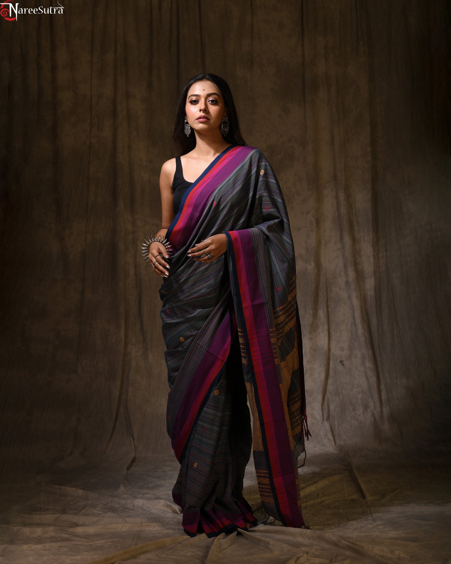 Probhaater Pothik (Handwoven Cotton Saree)