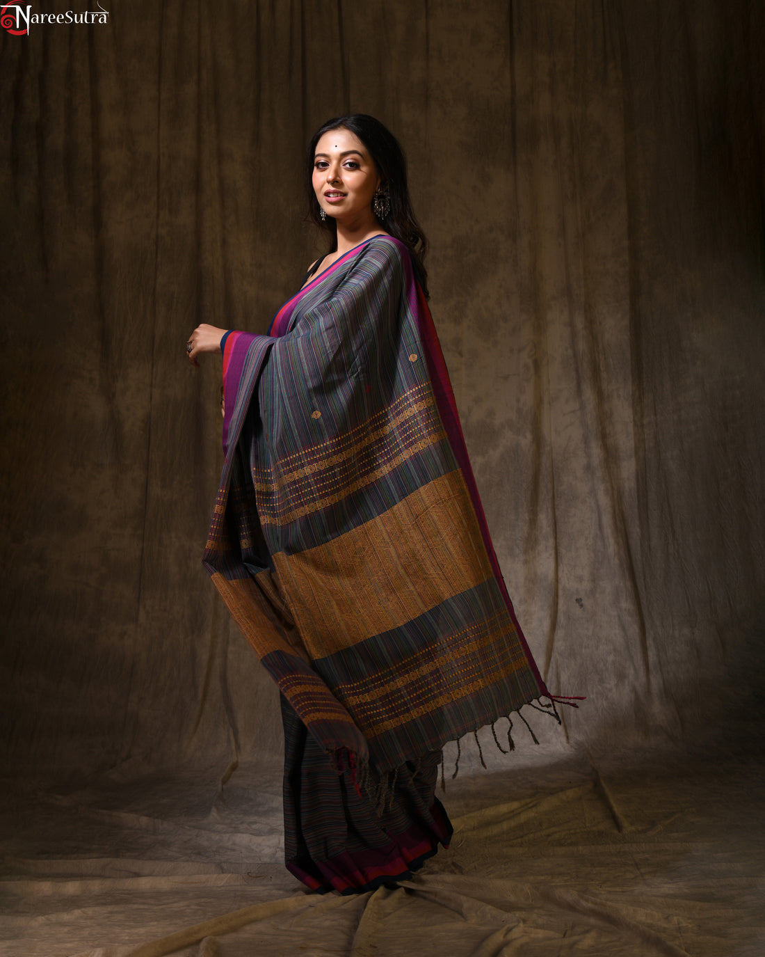 Probhaater Pothik (Handwoven Cotton Saree)