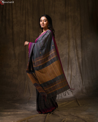 Probhaater Pothik (Handwoven Cotton Saree)