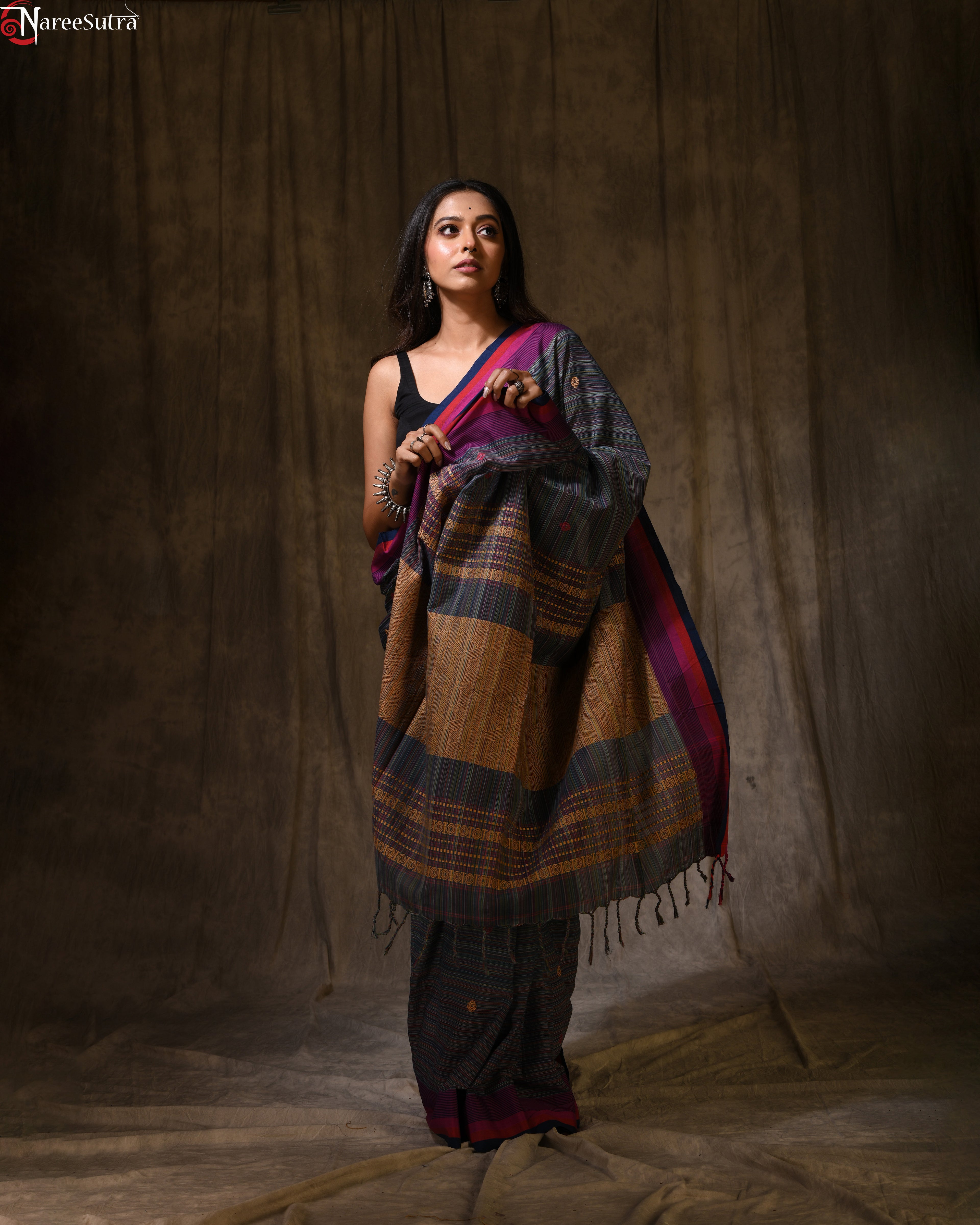 Probhaater Pothik (Handwoven Cotton Saree)