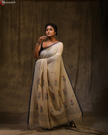 Bouthakuronir Haat (Handwoven Cotton Jamdani Saree)