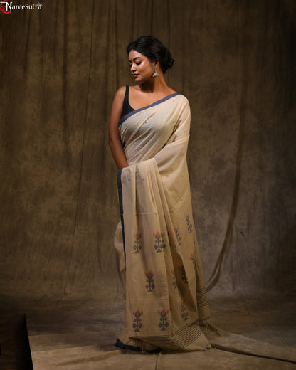 Bouthakuronir Haat (Handwoven Cotton Jamdani Saree)